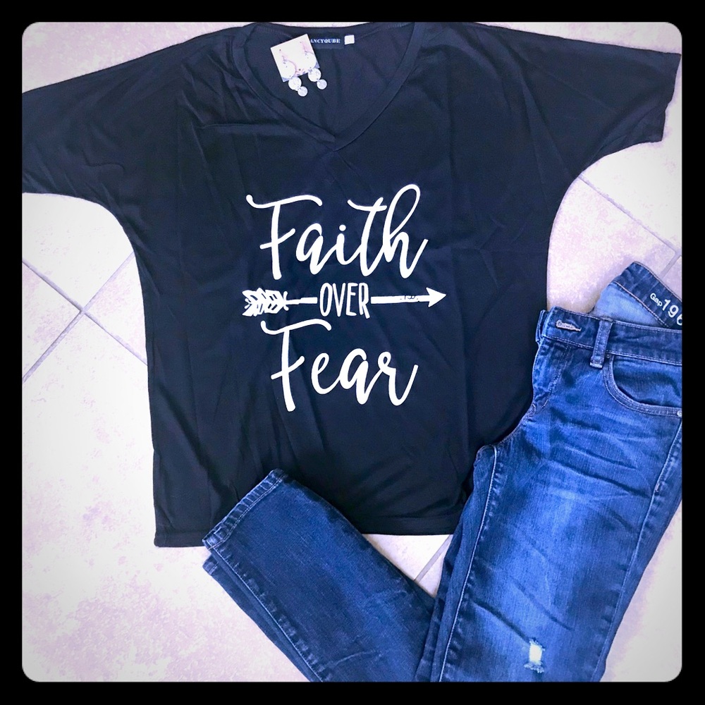 Faith Over Fear T-shirt NWT Size M! ❤️❤️ - Picture 1 of 3
